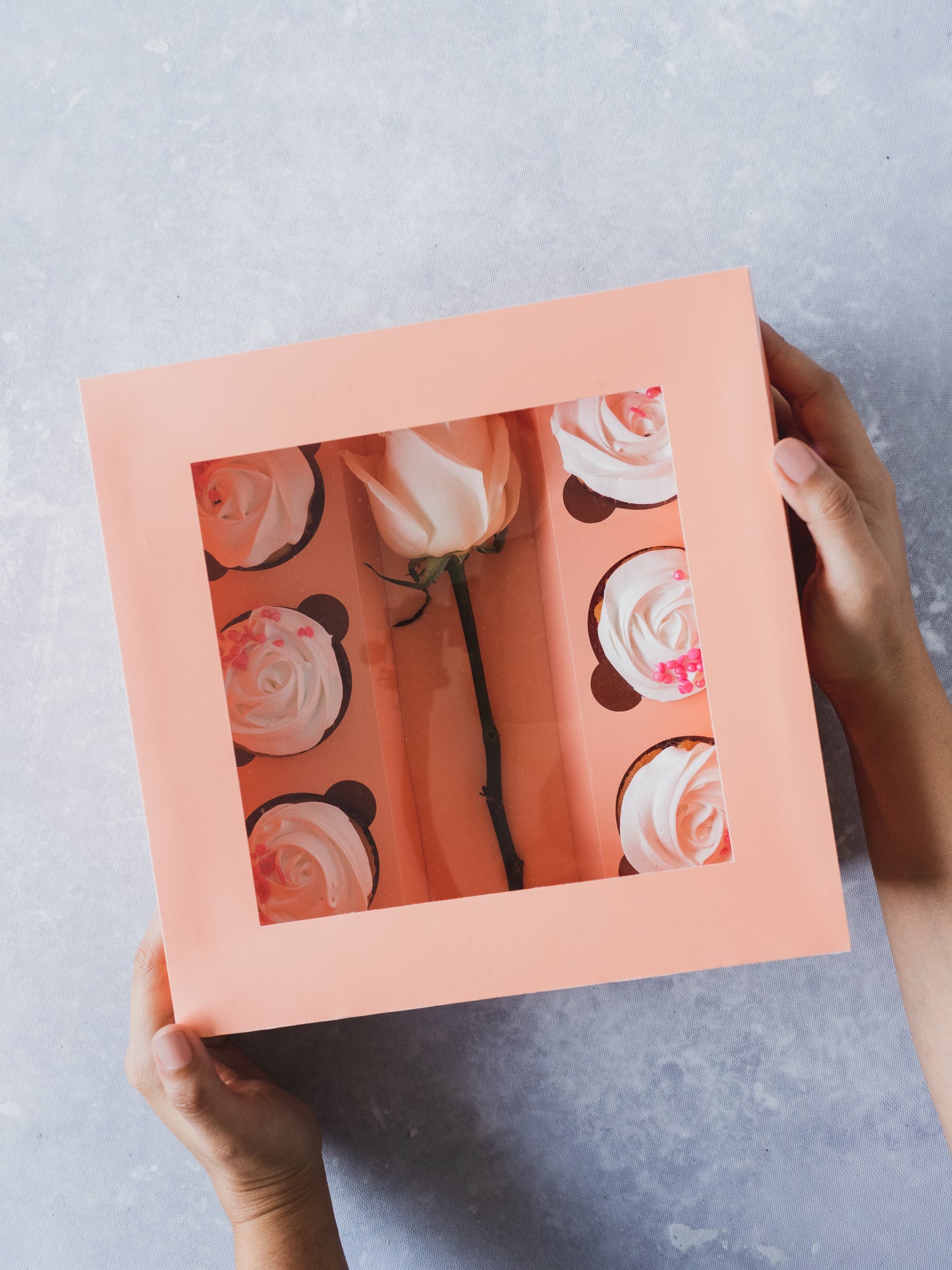 6 Cupcakes + Flor con Visor